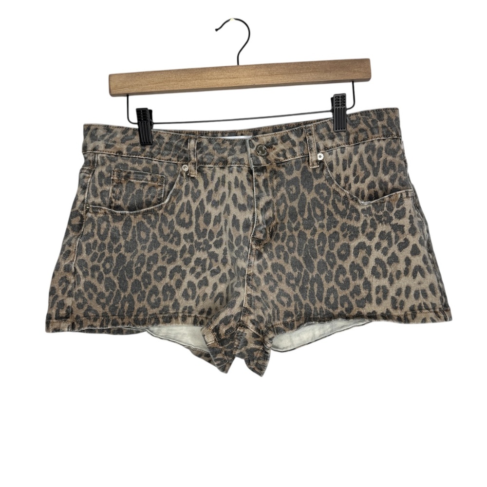 Disclosure Leopard Shorts faded size 13/31 -